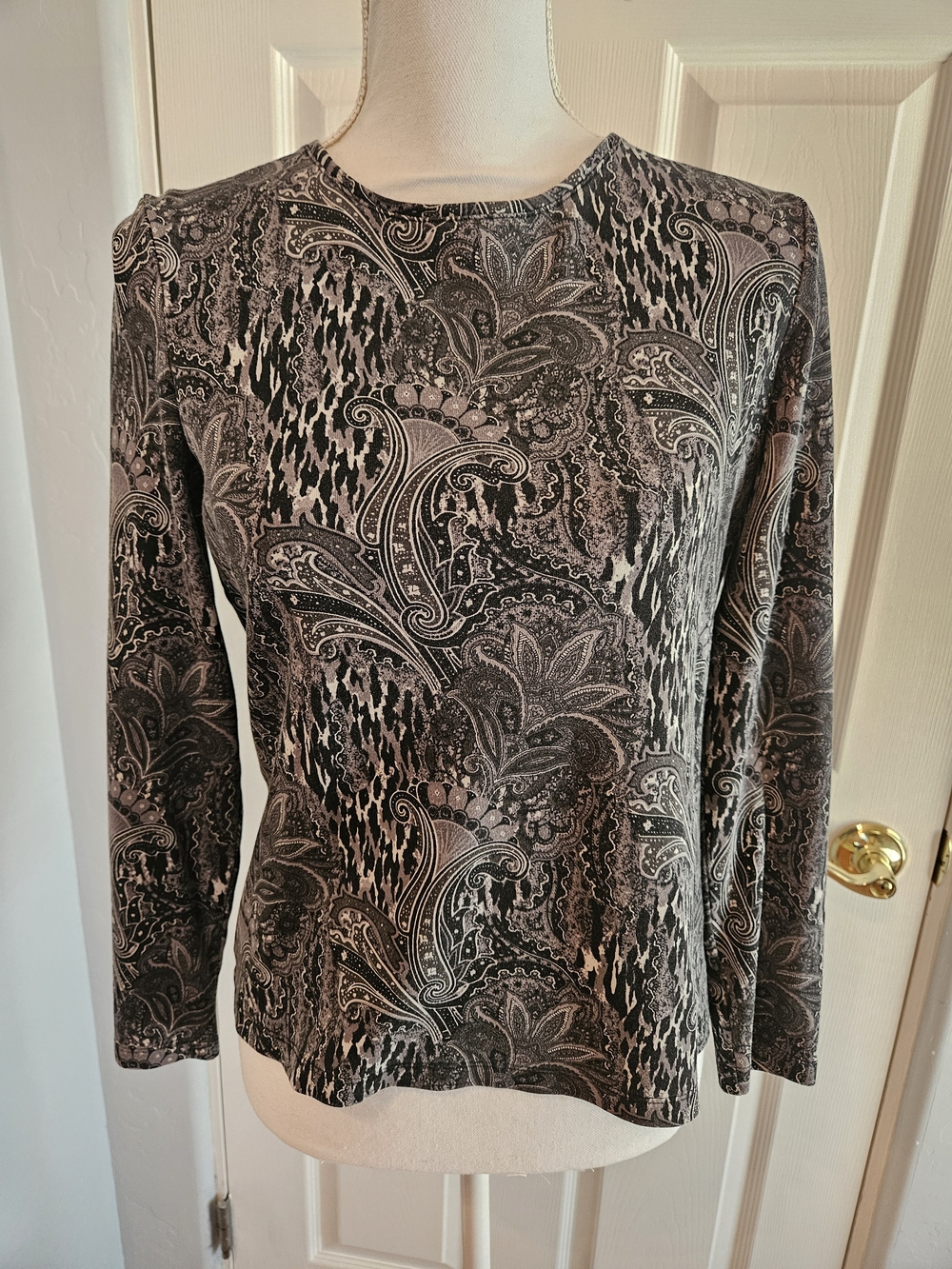 Charter Club Black & Gray Paisley Thick Cotton Long-Sleeve Tee - Petite Small